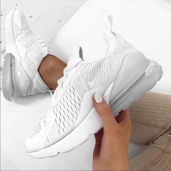 Nike Air Max 270 - Picture 2 of 8